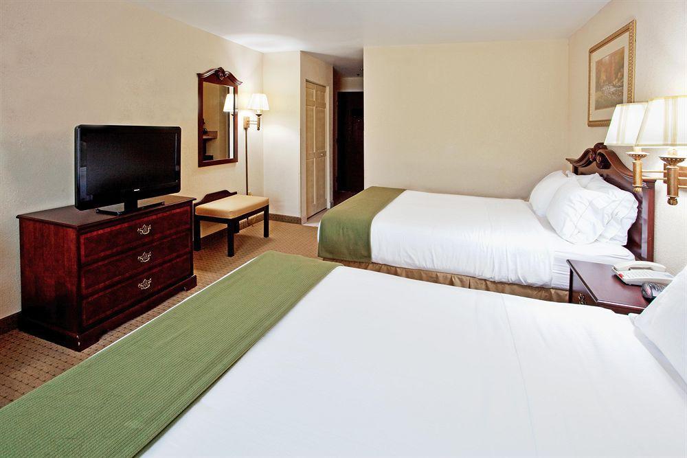 Holiday Inn Express Камден Номер фото
