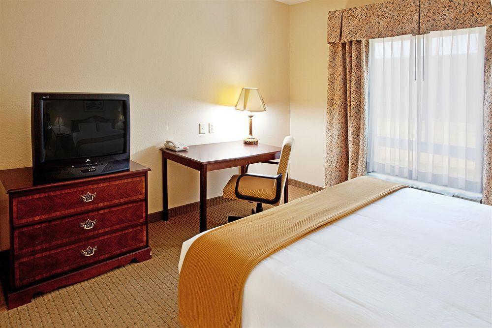 Holiday Inn Express Камден Номер фото