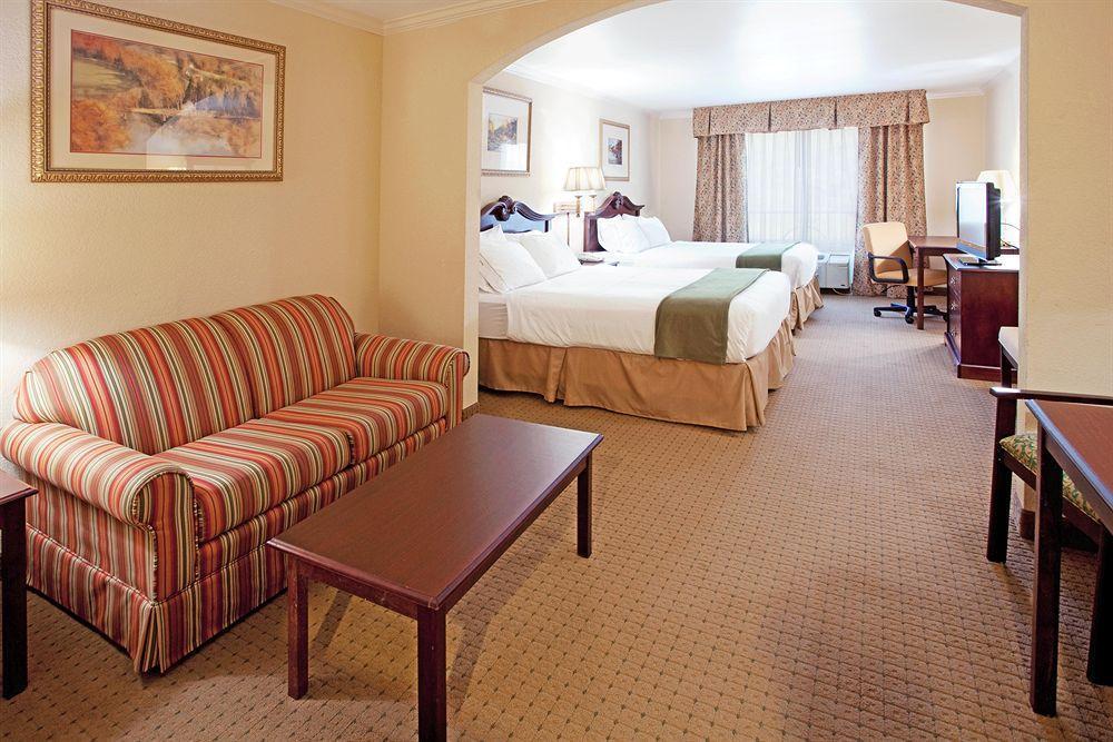 Holiday Inn Express Камден Номер фото
